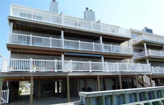 823 Bayshore Ave, Brigantine City, NJ 08203-2322