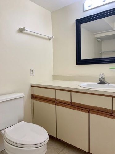 40 Web Ave, North Kingstown RI  02852-6822 exterior