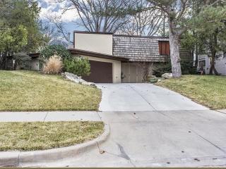 360 Yale Ave, Wichita, KS 67208-3242