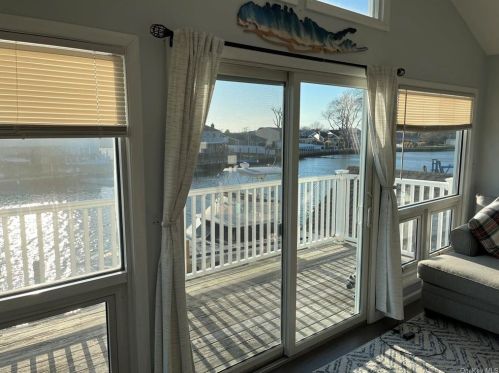 168 Lido Promenade, North Lindenhurst NY  11757-6737 exterior