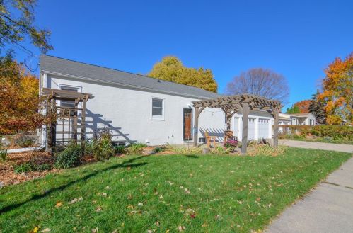 1663 Mason Way, Green Bay WI  54302-2721 exterior