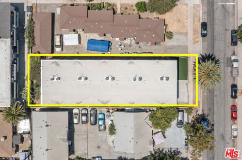 14754 Gilmore St, Van Nuys CA 91411-1520 exterior