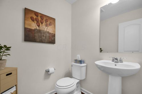 834 Cranberry Dr, Pataskala OH  43062 exterior