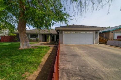 429 Francis Ave, Exeter, CA 93221-1068