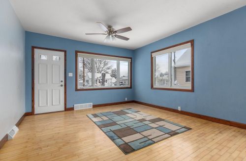 309 Grandview Ave, Menasha, WI 54952-2225