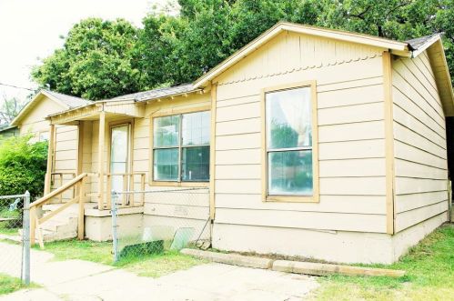 3904 Berry St, Fort Worth, TX 76105-4950