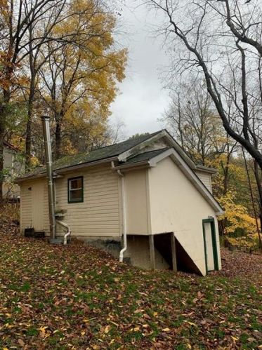 933 4th St, Verona, PA 15147-1447