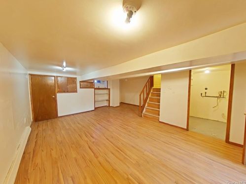 114-40 203rd St, Jamaica, NY 11412-3423