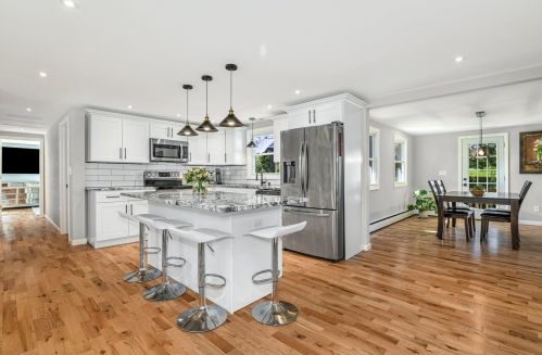 7 Cider Ln, Norwalk CT  06851-3413 exterior