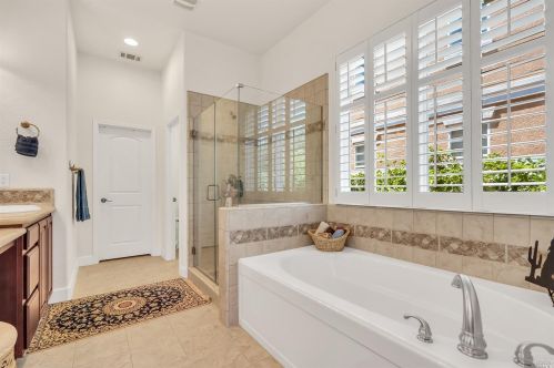 662 Canterbury Cir, Vacaville CA  95687-8225 exterior