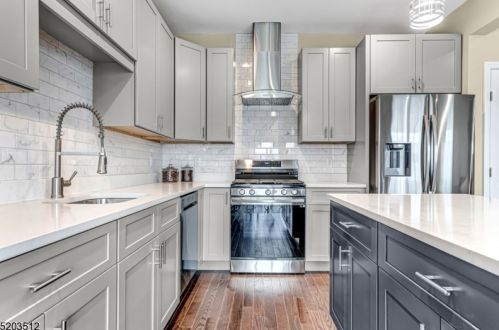 86 Valerie Dr, Manville NJ  08835-1414 exterior