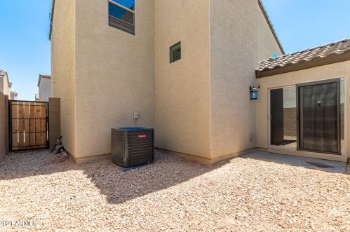 3821 79th Dr, Phoenix AZ  85033-3501 exterior