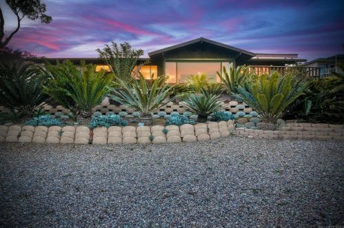 2980 Nichols St, San Diego CA  92106-3425 exterior