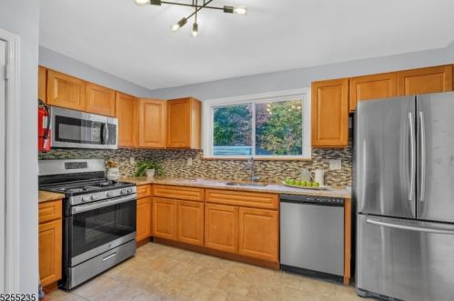 7 Tiffany Blvd, Newark NJ  07104-2415 exterior