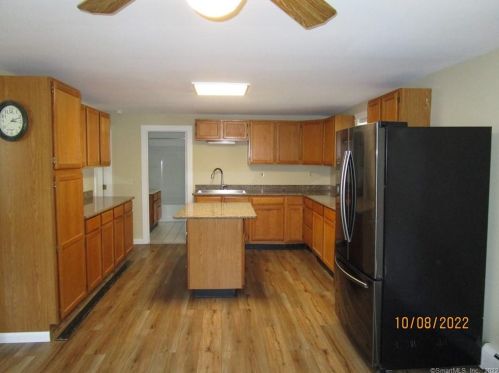 722 Bantam Rd, Litchfield CT  06750-1641 exterior