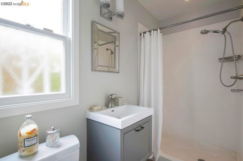 855 Glendome Cir, Oakland CA 94602-1413 exterior