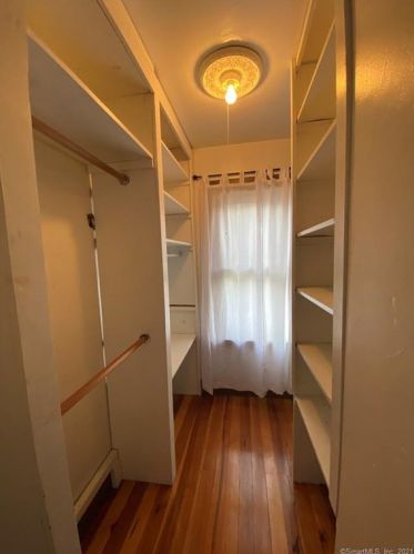 58 Grove St, Windsor Locks CT  06096-1828 exterior