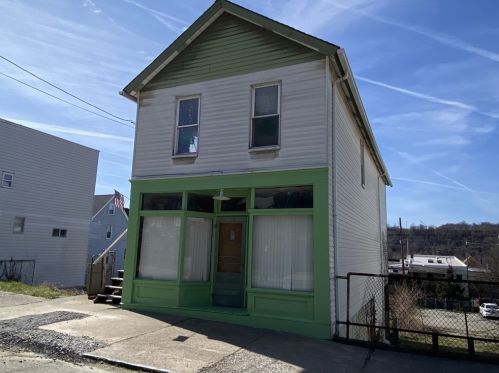 636 Ohio Ave, Glassport, PA 15045-1612