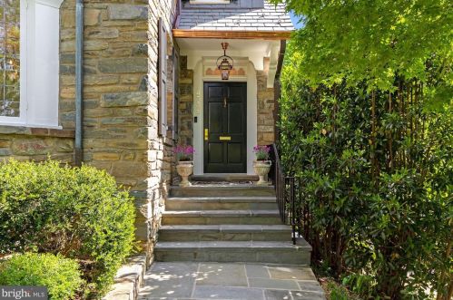 4338 Forest Ln, Washington, DC 20007-1136