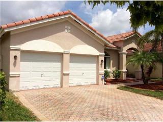 12737 23rd St, Hollywood, FL 33027-2625