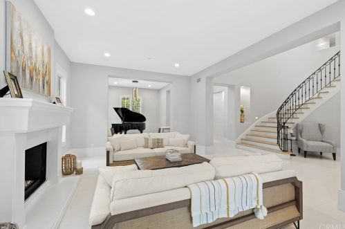 12 Clearview, Newport Beach CA  92657-1518 exterior