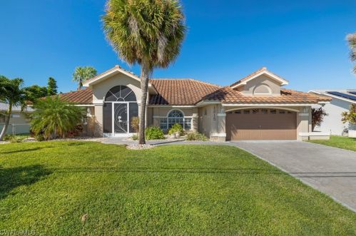 1215 21st St, Cape Coral, FL 33990-4651