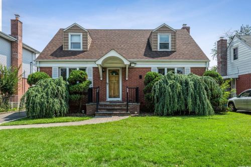 10 Park, New Hyde Park, NY 11040-3502