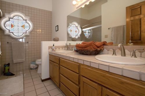 4650 Crestview Cir, Tucson AZ 85745-9207 exterior