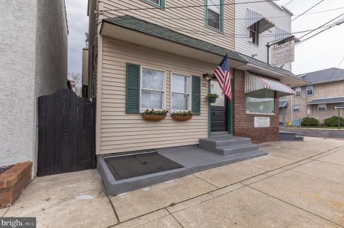 32 Clements Bridge Rd, Barrington, NJ 08007-1802