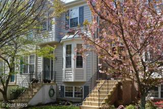 4642 Deerwatch Dr, Fairfax, VA 20151-2258