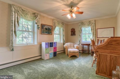 6411 Devonshire Hts Rd, Harrisburg PA 17111-4818 exterior