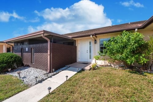 5853 Moss Ct, Fort Pierce, FL 34982-3965