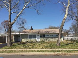 39 Ember Ln, Levittown, PA 19054-2728
