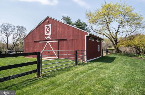 20557 Gleedsville Rd, Leesburg VA 20175-6532 exterior