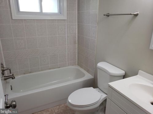 305 Blackfoot Trl, Browns Mills NJ  08015-6213 exterior