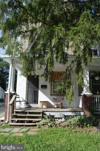 323 Beecher Ave, Cheltenham PA  19012-2001 exterior
