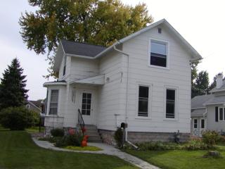 117 14th Ave, Oshkosh, WI 54902-6503