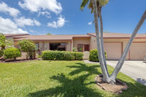 6 Walcott Dr, Boynton Beach, FL 33426-8108