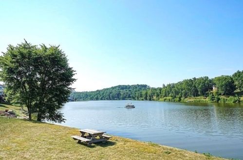 1021 Lakeside Dr, Mc Donald, PA 15057-3054