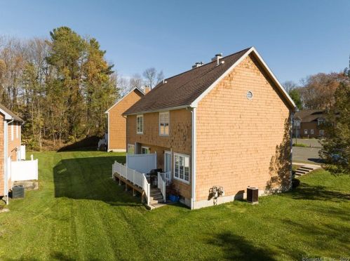 2 Joseph Ct, East Windsor, CT 06016-9304