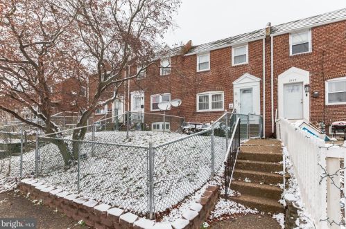 1951 Lakeview Rd, Wilmington, DE 19805-4115
