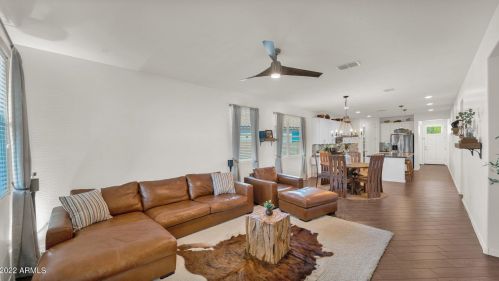 33812 30 Dr, Phoenix AZ exterior