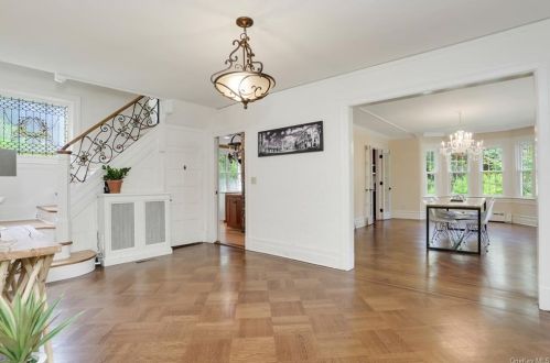 56 Pell Pl, New Rochelle, NY 10804-1310