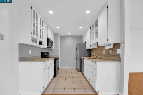 1570 London Cir, Benicia CA  94510-1339 exterior