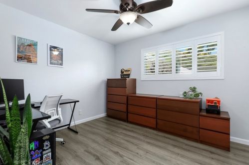 28144 Robin Ave, Santa Clarita CA  91350-2051 exterior
