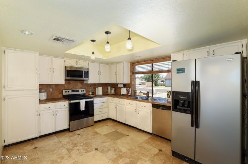 16410 66th Dr, Glendale, AZ 85306-1005