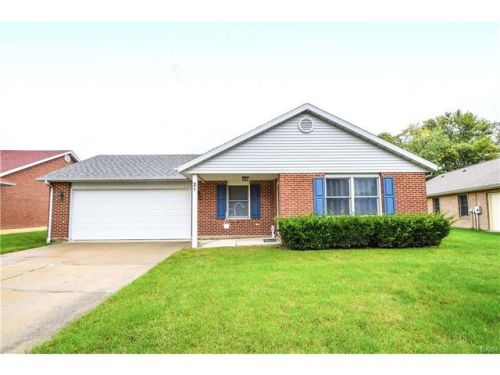 21 Urban Ln, Brookville, OH 45309-9277