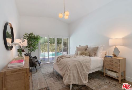 5814 Wilkinson Ave, North Hollywood CA  91607-1134 exterior