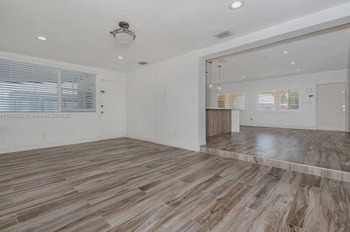 971 64th St, Hialeah FL  33012-6414 exterior