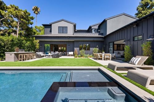 4955 Haskell Ave, Van Nuys CA  91436-1674 exterior